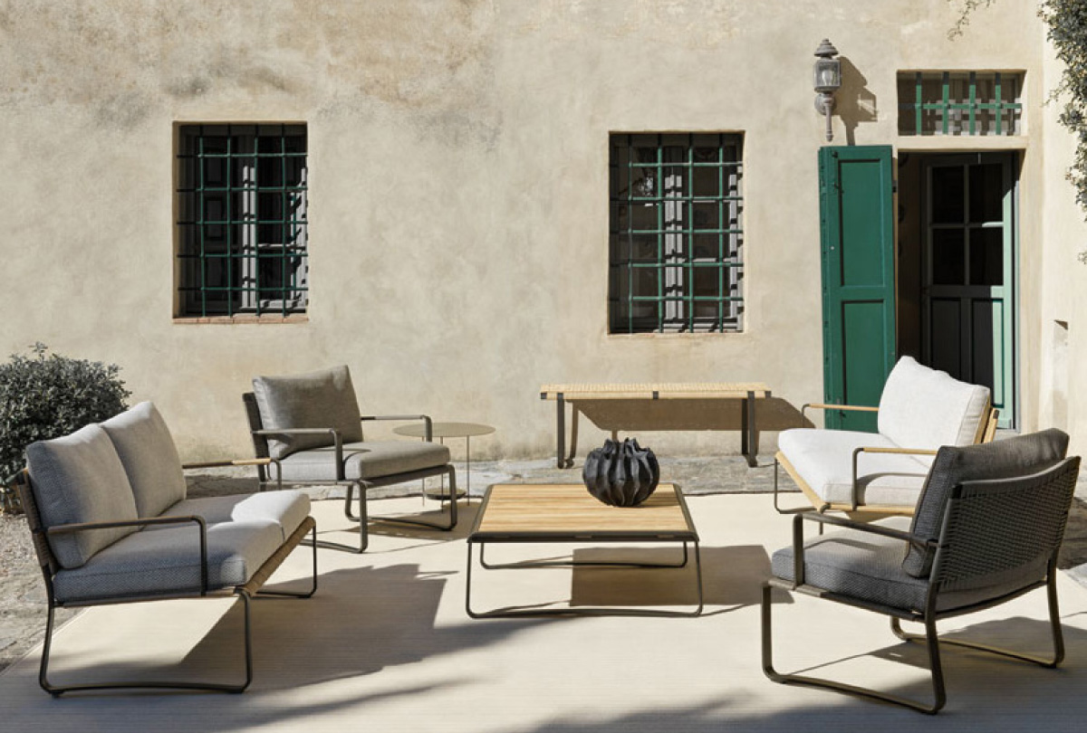 Phoenix-armchair by simplysofas.in